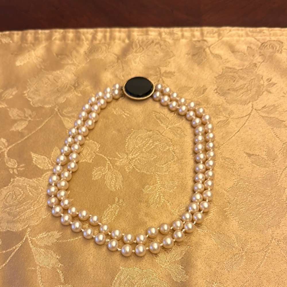 Vintage Elegant Double Strand Faux Pearl Necklace with Black Accent & closure